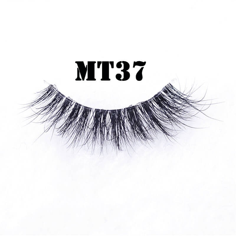 False lashes with clear band invisible band lashes